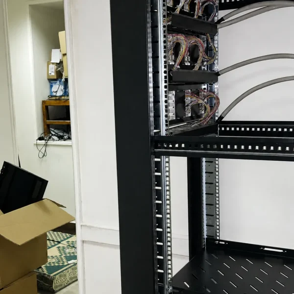 A clean well lit indoor room scene photographed result 1 600x600